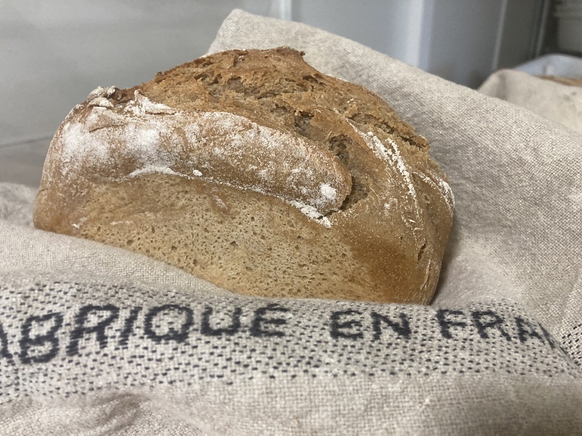 Pain de méteil forme moulé (levain de seigle, 50% farine bise, 50% farine de seigle) 500g