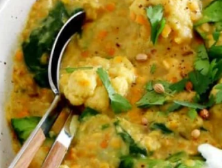 Curry de chou-fleur, butternut et lentilles vertes