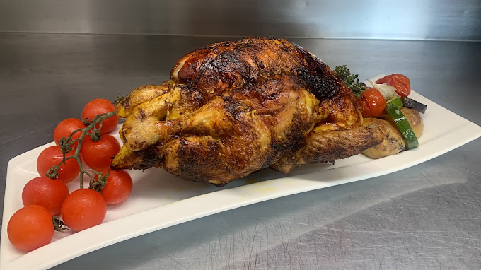 Cuisse de poulet et ses deux légumes au choix (sur commande uniquement).