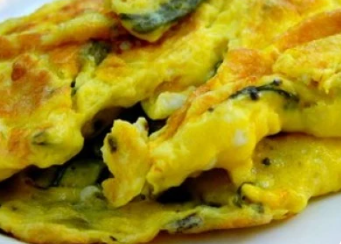 Omelette à l'aillet et piment d'Espelette - mâche 4 pers