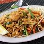 PAD THAÏ VEGETARIEN : TOFU, CACAHUETE, SAUCE POISSON, TAMARIN, SUCRE, AIL, CIBOULETTE.