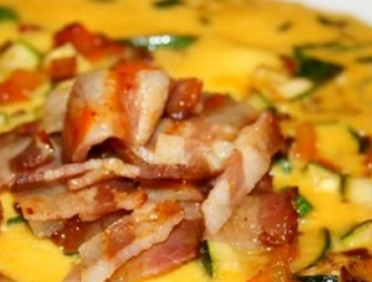 Omelette au poivron et courgette et à la ventrèche grillée